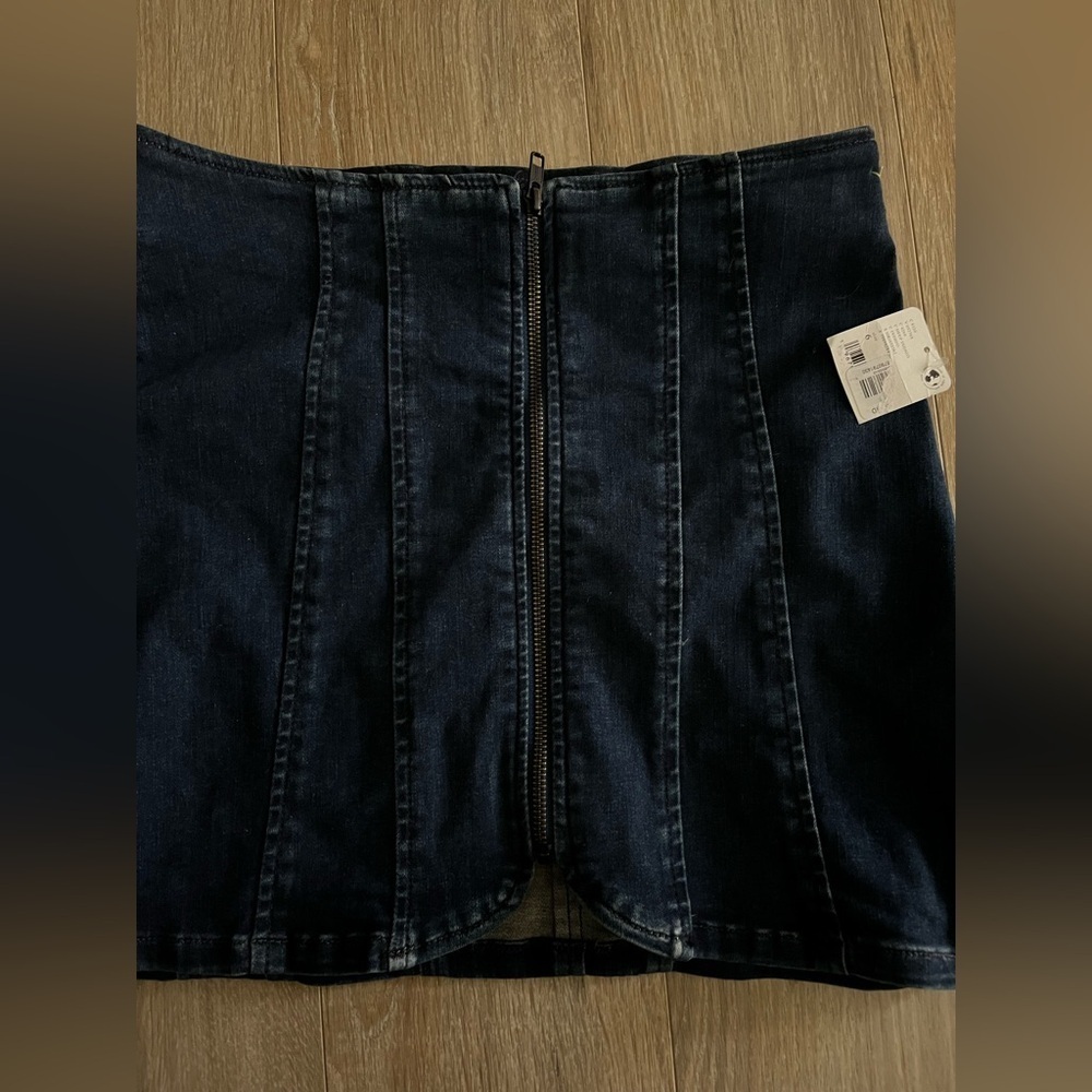 NWT We The Free Free People Women’s Layla Denim Zip-Front Mini Skirt - Size 6 - Picture 4 of 10